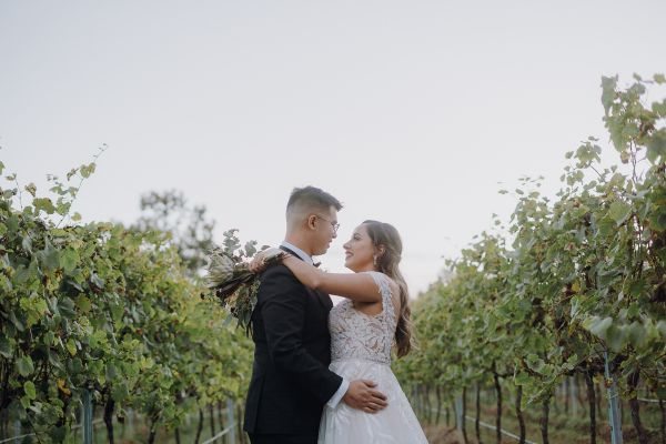 Susan and William's wedding day in Pokolbin, frame 127