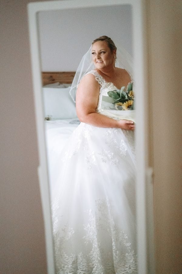 Sarah and Glenn's wedding day in Mount Dandenong, frame 004
