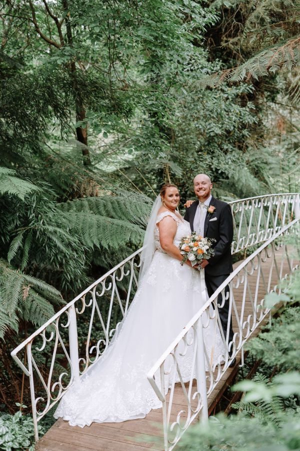 Sarah and Glenn's wedding day in Mount Dandenong, frame 079