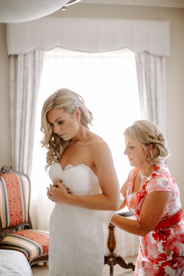 Danni and Jarrod's wedding day in Coldstream, frame 034