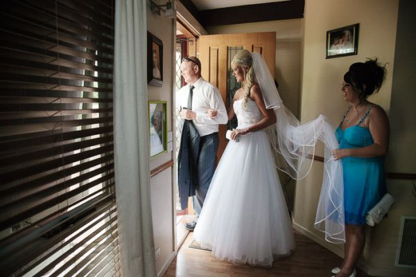 The couple's wedding day in Mount Evelyn, frame 022