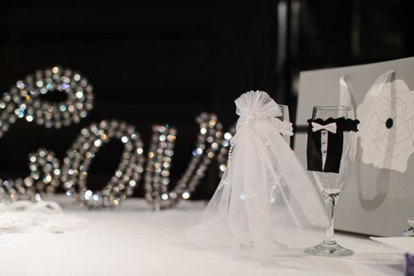 Chateau Wyuna wedding, the couple, frame 047