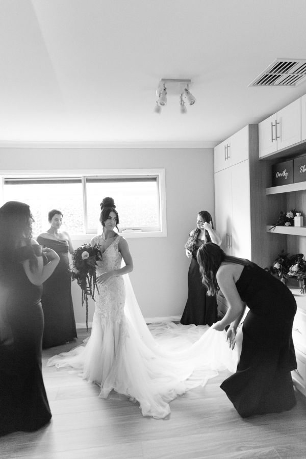 Kaitlyn and Matt's wedding day in Bonnie Brook, frame 028
