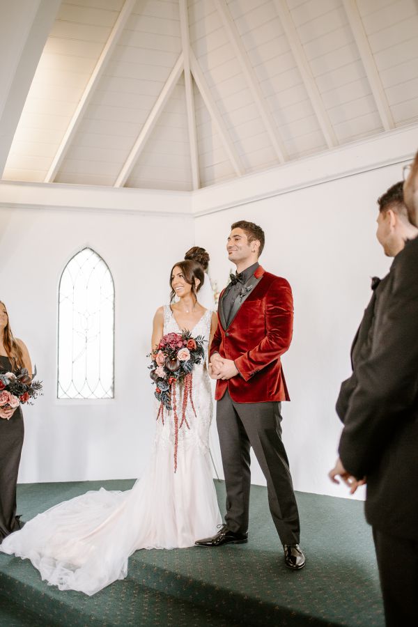 Kaitlyn and Matt's wedding day in Bonnie Brook, frame 055