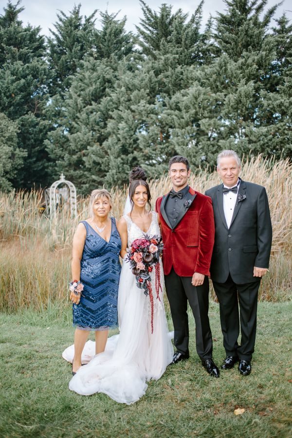 Kaitlyn and Matt's wedding day in Bonnie Brook, frame 076