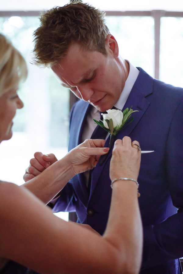 Yolanda and Matt's wedding day in Monbulk, frame 004