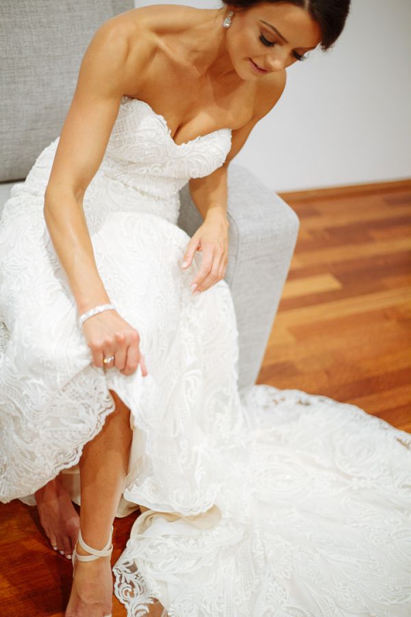 Yolanda and Matt's wedding day in Monbulk, frame 037
