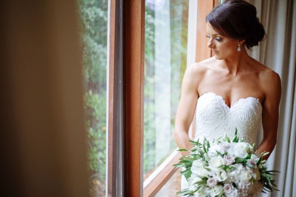 Yolanda and Matt's wedding day in Monbulk, frame 040