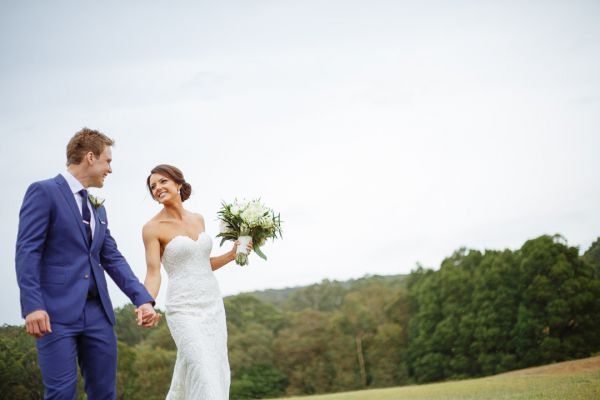 Yolanda and Matt's wedding day in Monbulk, frame 142